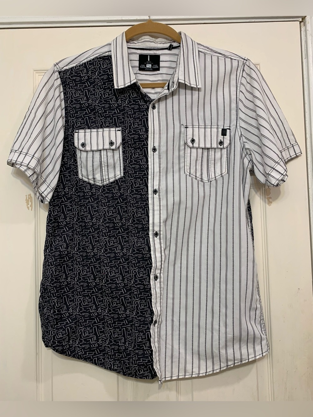 Buffalo Men’s Black & White Split Panel Short Sleeve XXL Shirt. 3620